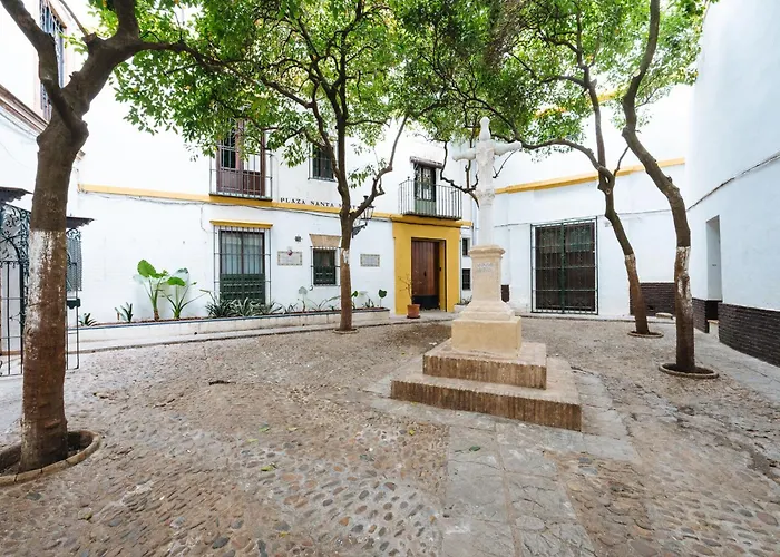 Luxurious Apartment With Andalusian Patio And Pool, Facing The Cathedral