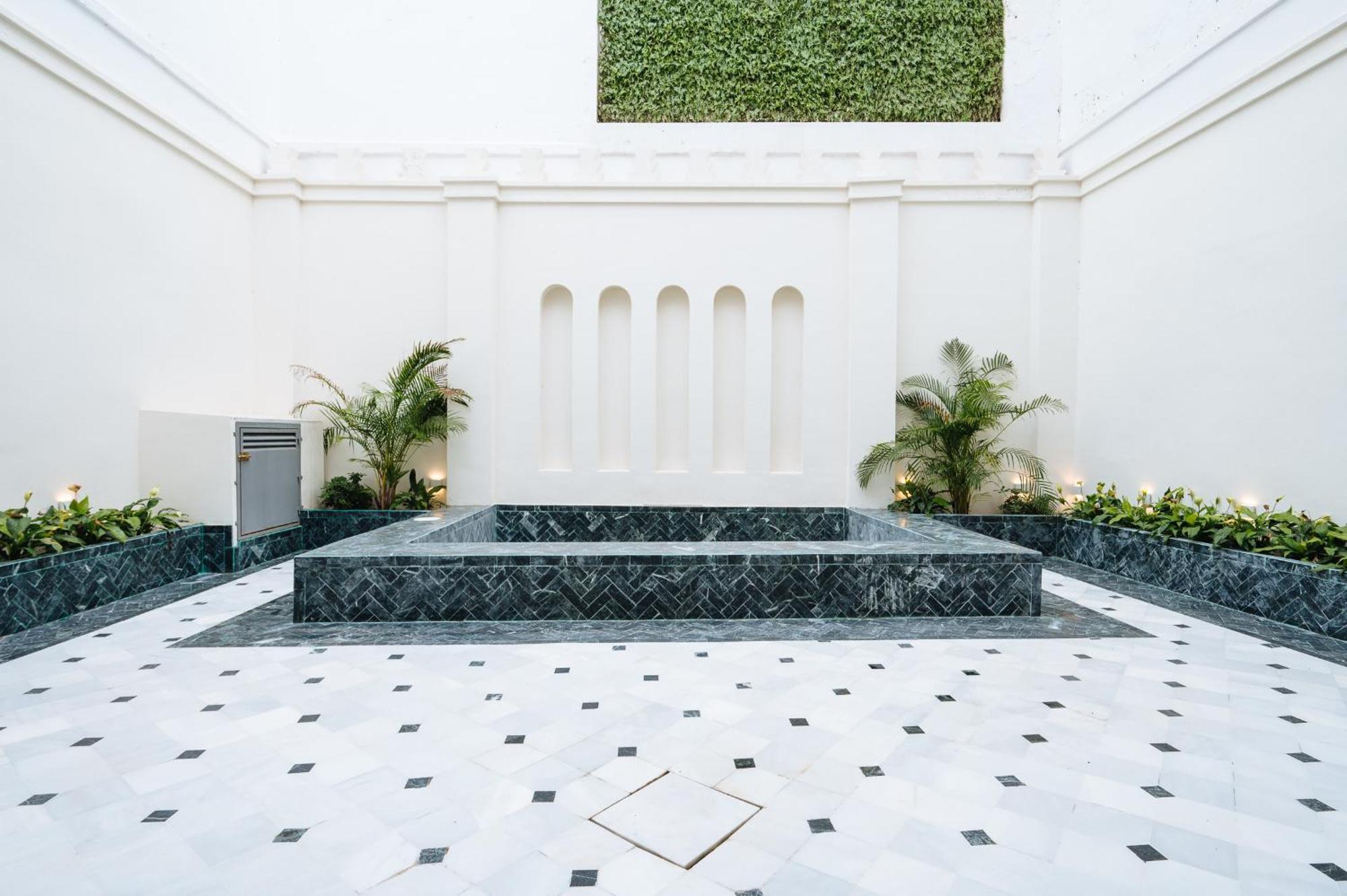 Luxurious With Andalusian Patio And Pool, Facing The Cathedral Apartament Sewilla