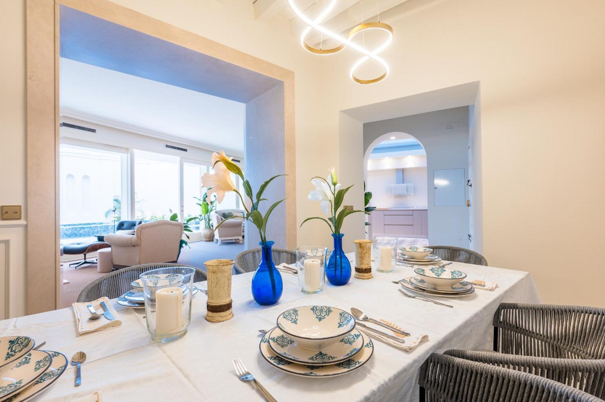 Apartament Luxurious With Andalusian Patio And Pool, Facing The Cathedral Sewilla