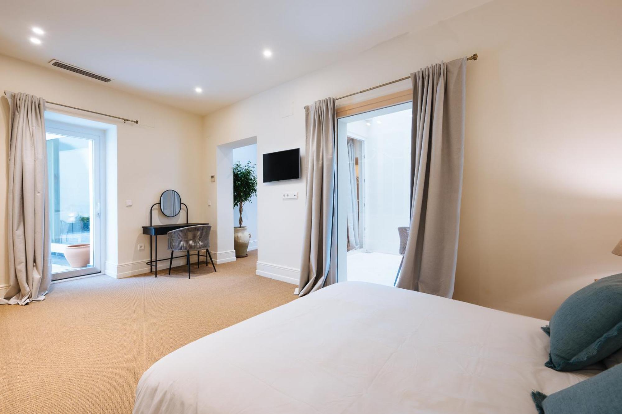 Luxurious With Andalusian Patio And Pool, Facing The Cathedral Apartament Sewilla