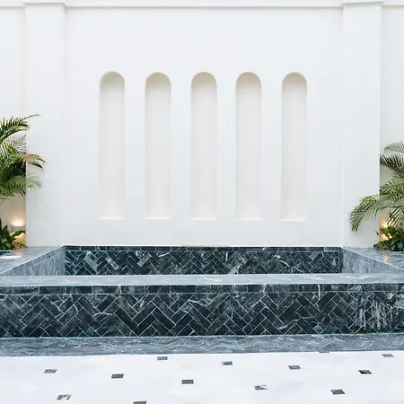 Luxurious Apartment With Andalusian Patio And Pool, Facing The Cathedral Seville Exterior photo