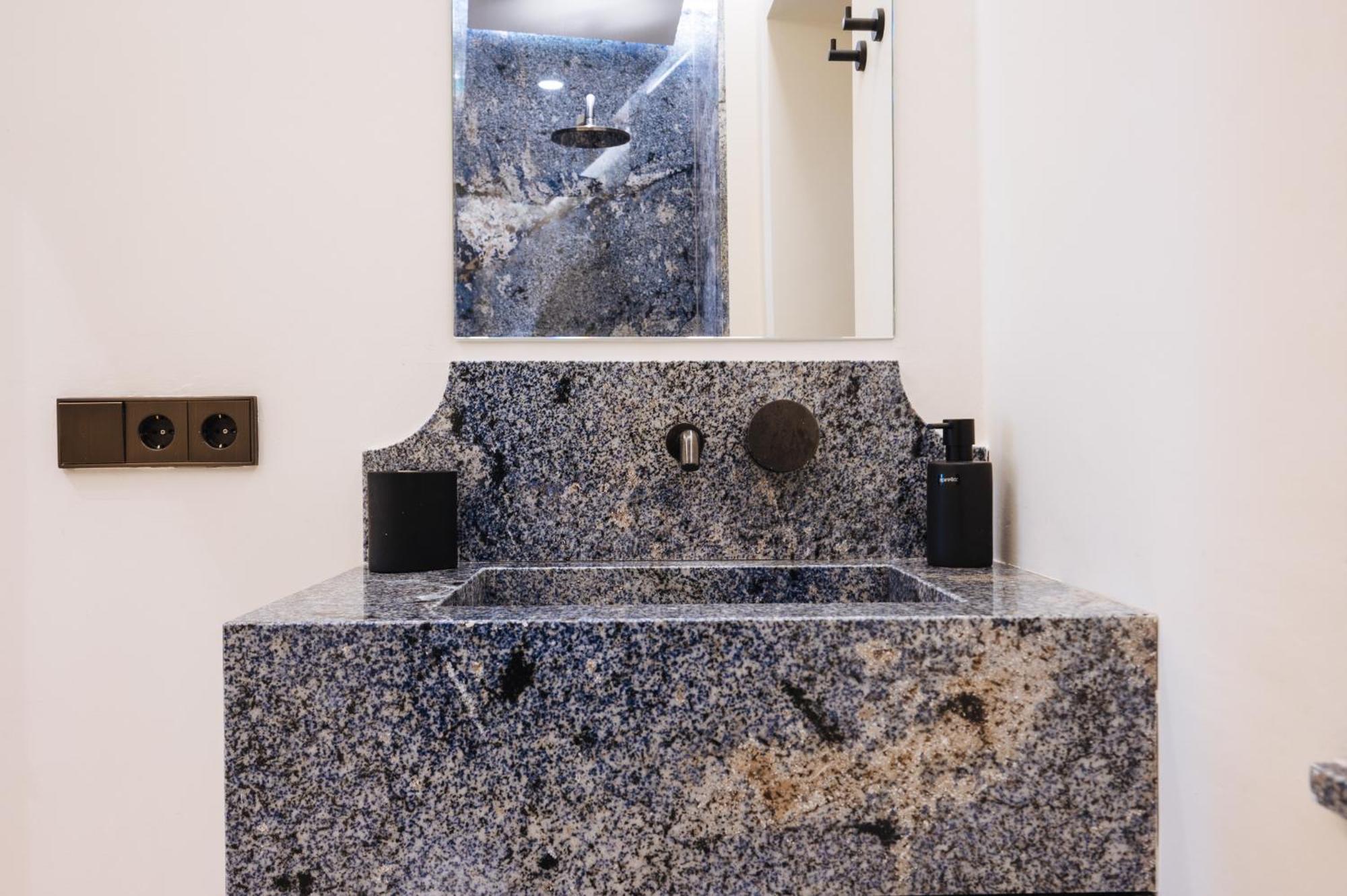 Luxurious With Andalusian Patio And Pool, Facing The Cathedral Apartament *